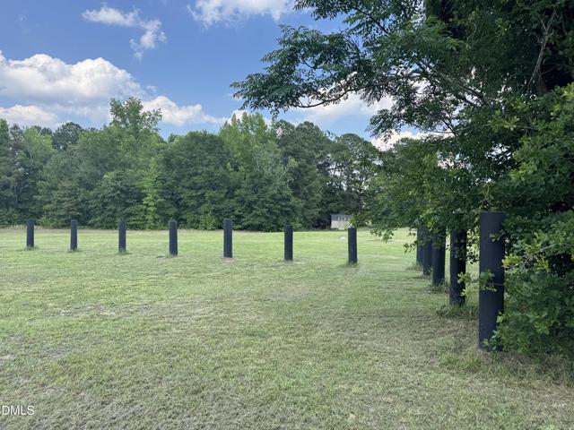 586 Shade Tree Rd, Benson, NC 27504
