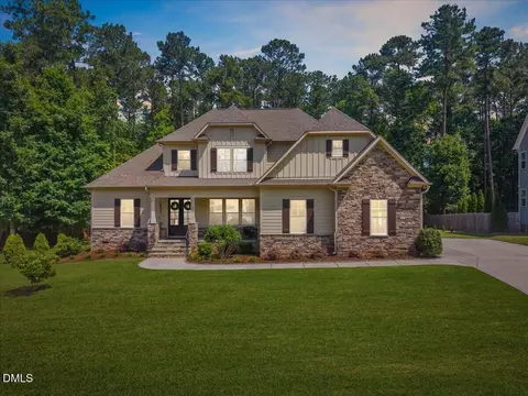 479 Rockport Dr, Clayton, NC 27527