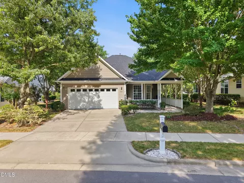 204 Crystal Brook Ln, Cary, NC 27519