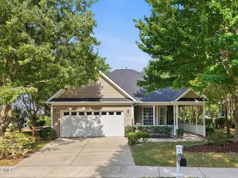 204 Crystal Brook Ln, Cary, NC 27519