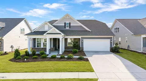 132 Clapper Ln, Holly Springs, NC 27540