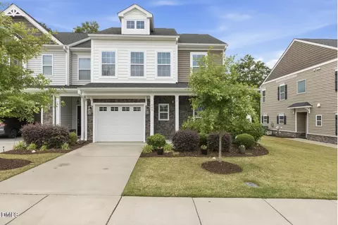 545 Barneswyck Dr, Fuquay Varina, NC 27526