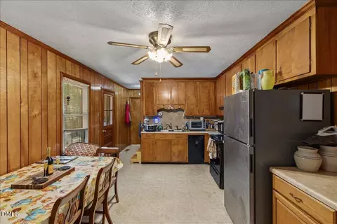Kitchen - 158 Mitchner Dr, Smithfield, NC 27577 photo 1 of 2