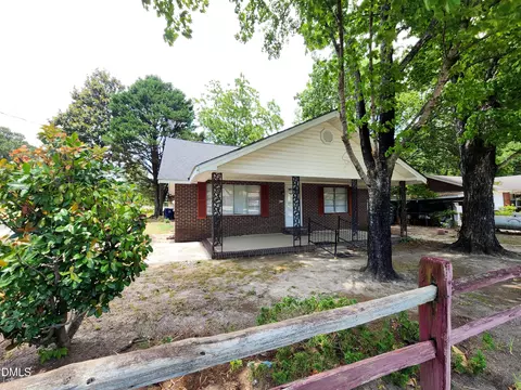 1622 S Brightleaf Blvd, Smithfield, NC 27577