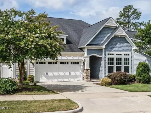 137 Lucky Ribbon Ln, Holly Springs, NC 27540