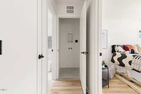 Entry Way - 418 E Hammond St, Durham, NC 27704 photo 2 of 2