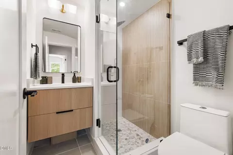 Bath - 418 E Hammond St, Durham, NC 27704 photo 7 of 7