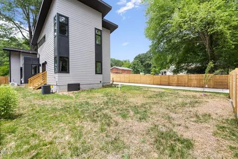 Exterior - 418 E Hammond St, Durham, NC 27704 photo 5 of 6