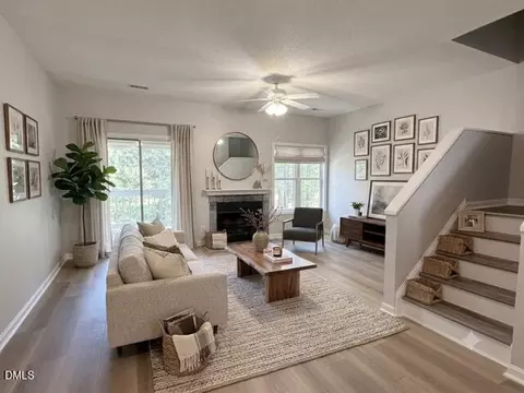 6011 Winterpointe Ln, Raleigh, NC 27606