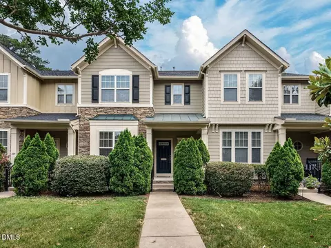 107 Haybarn Ct, Apex, NC 27502