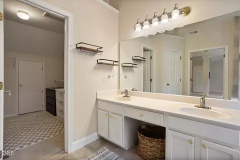 Bath - 2 Waterview Ct, Durham, NC 27703 photo 5 of 5