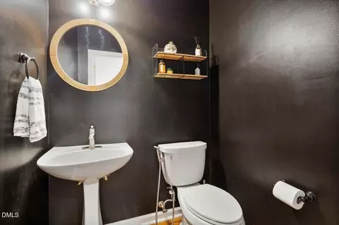 Bath - 2 Waterview Ct, Durham, NC 27703 photo 1 of 5