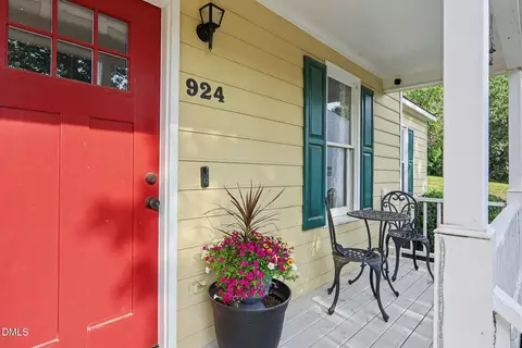 Exterior - 924 Big Bend Ct, Wake Forest, NC 27587 photo 4 of 10
