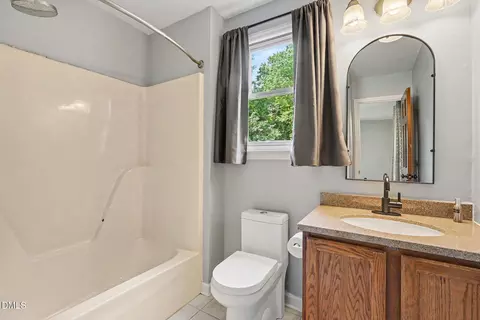Bath - 924 Big Bend Ct, Wake Forest, NC 27587 photo 2 of 3