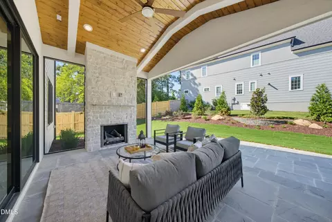 Exterior - 413 Pinecroft Dr, Raleigh, NC 27609 photo 11 of 15