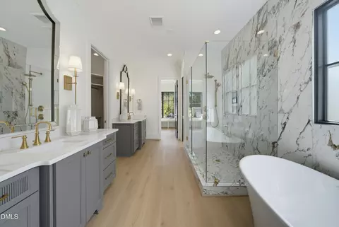 Bath - 413 Pinecroft Dr, Raleigh, NC 27609 photo 5 of 8