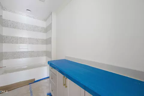 Bath - 413 Pinecroft Dr, Raleigh, NC 27609 photo 5 of 5