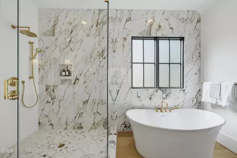 Bath - 413 Pinecroft Dr, Raleigh, NC 27609 photo 7 of 8