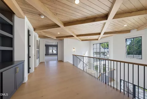 Entry Way - 413 Pinecroft Dr, Raleigh, NC 27609 photo 5 of 8