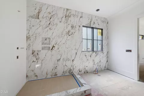 Bath - 413 Pinecroft Dr, Raleigh, NC 27609 photo 4 of 5