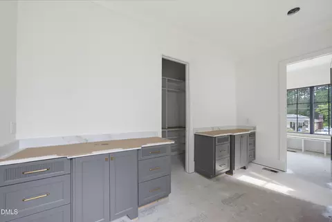 Bath - 413 Pinecroft Dr, Raleigh, NC 27609 photo 3 of 5