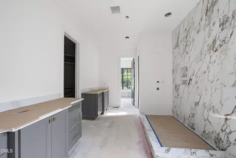 Bath - 413 Pinecroft Dr, Raleigh, NC 27609 photo 2 of 5