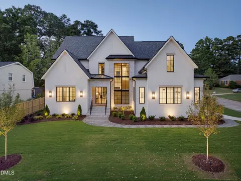 Exterior - 413 Pinecroft Dr, Raleigh, NC 27609 photo 2 of 15