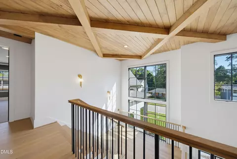Entry Way - 413 Pinecroft Dr, Raleigh, NC 27609 photo 5 of 8