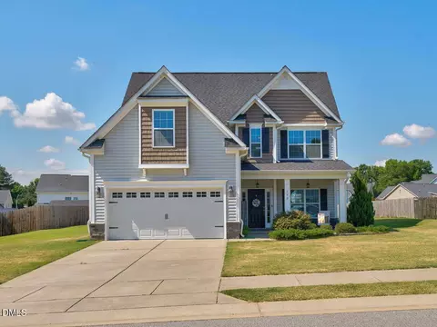 190 Southern Acrs Dr, Fuquay Varina, NC 27526