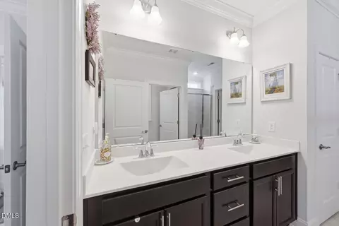 Bath - 1027 Chamblee Ct, Durham, NC 27703 photo 2 of 3