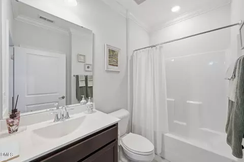 Bath - 1027 Chamblee Ct, Durham, NC 27703 photo 1 of 3