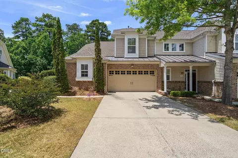 1060 Kingston Grove Dr, Cary, NC 27519