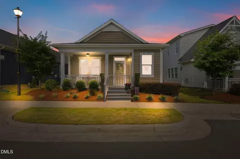 135 Village Walk Dr, Clayton, NC 27527
