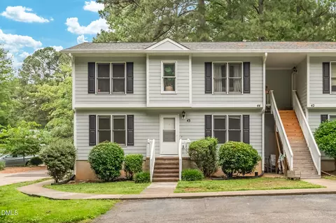 121 Westview Dr, Carrboro, NC 27510