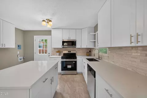 1513 N King Charles Rd, Raleigh, NC 27610