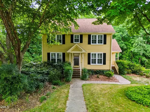 7312 Deer Track Dr, Raleigh, NC 27613