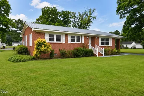 414 E Bostic St, Beulaville, NC 28518