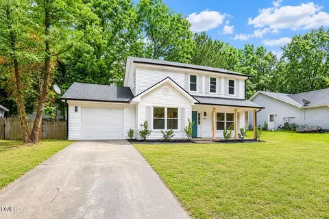 1414 Ravensthorpe Dr, Fuquay Varina, NC 27526