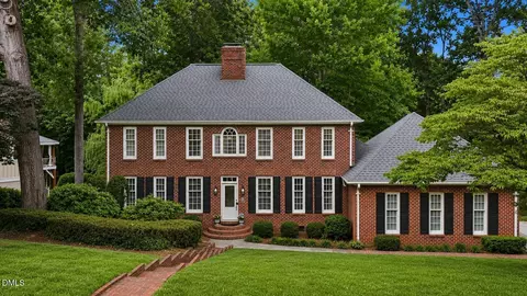 2221 Weybridge Dr, Raleigh, NC 27615