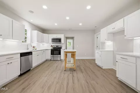 Kitchen - 213 W Parrish Dr, Benson, NC 27504 photo 4 of 5