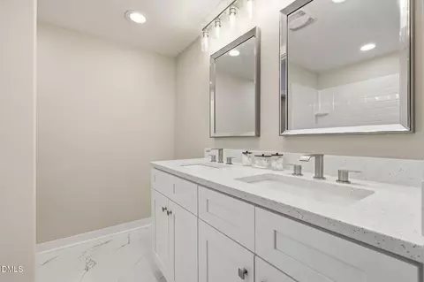 Bath - 213 W Parrish Dr, Benson, NC 27504 photo 2 of 5