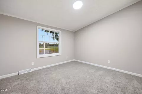 Bedroom - 10100 Green Path Rd, Dunn, NC 28334 photo 4 of 7