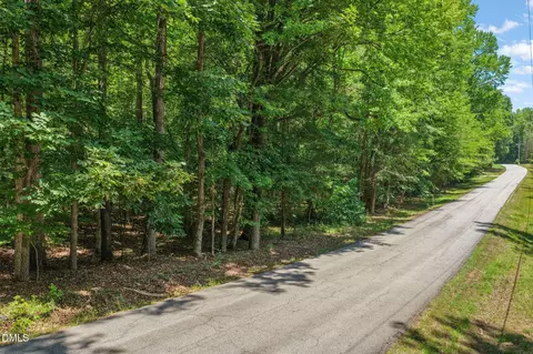 313 Lakepoint Dr, Clarksville, VA 23927