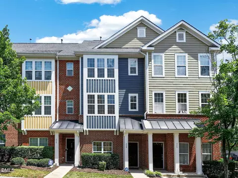 228 Michigan Ave, Cary, NC 27519