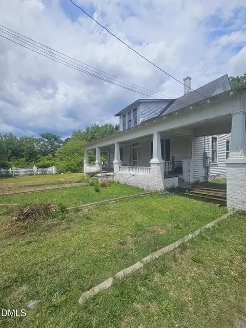 202 E Blanche St, Pine Level, NC 27568