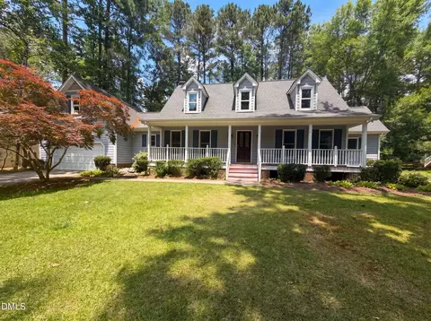 102 Carmel Ct, Cary, NC 27511