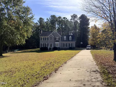 2037 Pine Bark Ln, Clayton, NC 27520