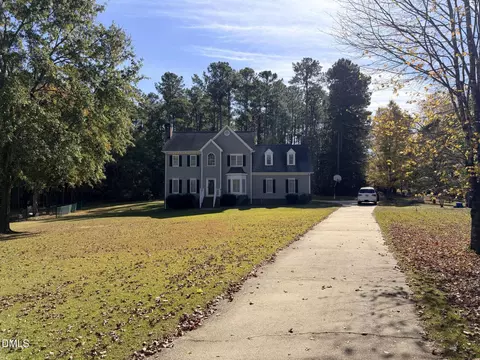 2037 Pine Bark Ln, Clayton, NC 27520
