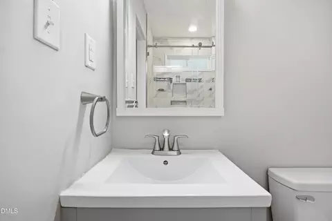 Bath - 1007 Grant St, Durham, NC 27701 photo 2 of 4