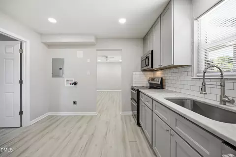 Kitchen - 1007 Grant St, Durham, NC 27701 photo 5 of 8